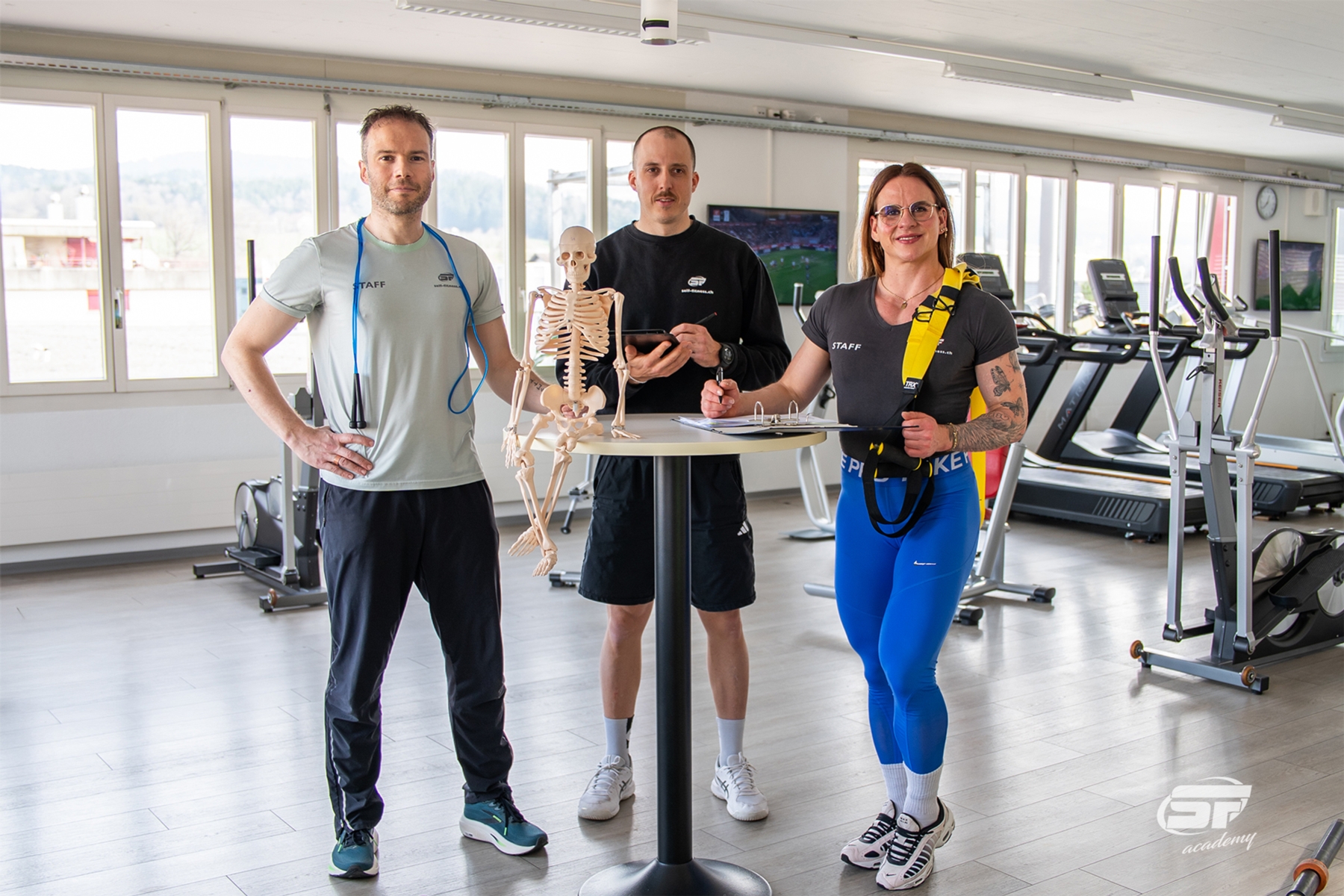 sf academy - WIR STELLEN UNS VOR