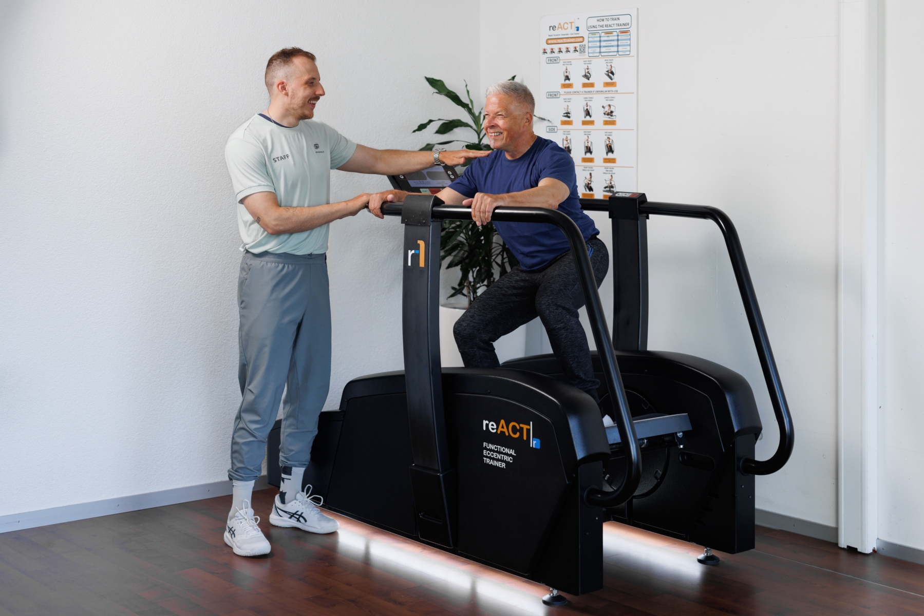 Sportler auf dem reACT Trainer am trainieren